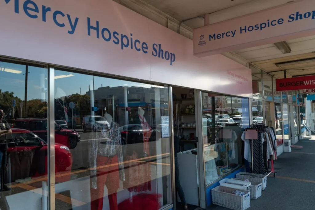 mercy hospice shop mt eden