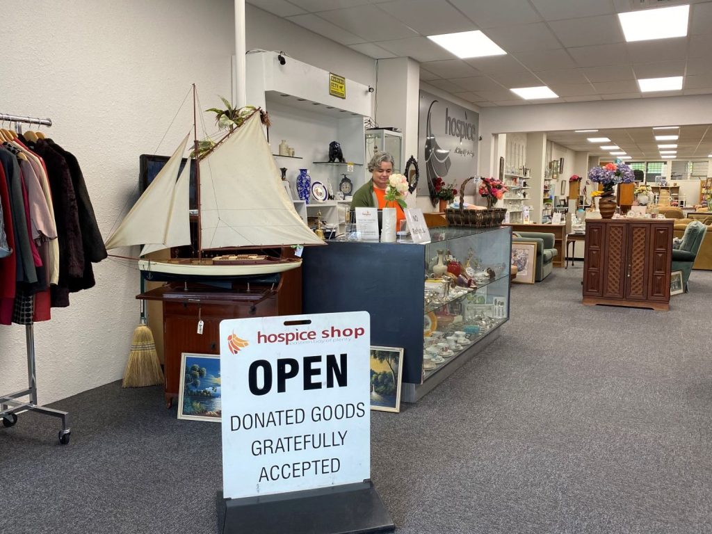 the best hospice shop in whakatane